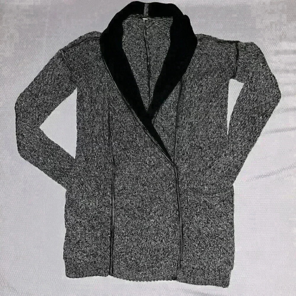 Lululemon Athletica Gray Sweater with Black Collar - Picture 1 of 7